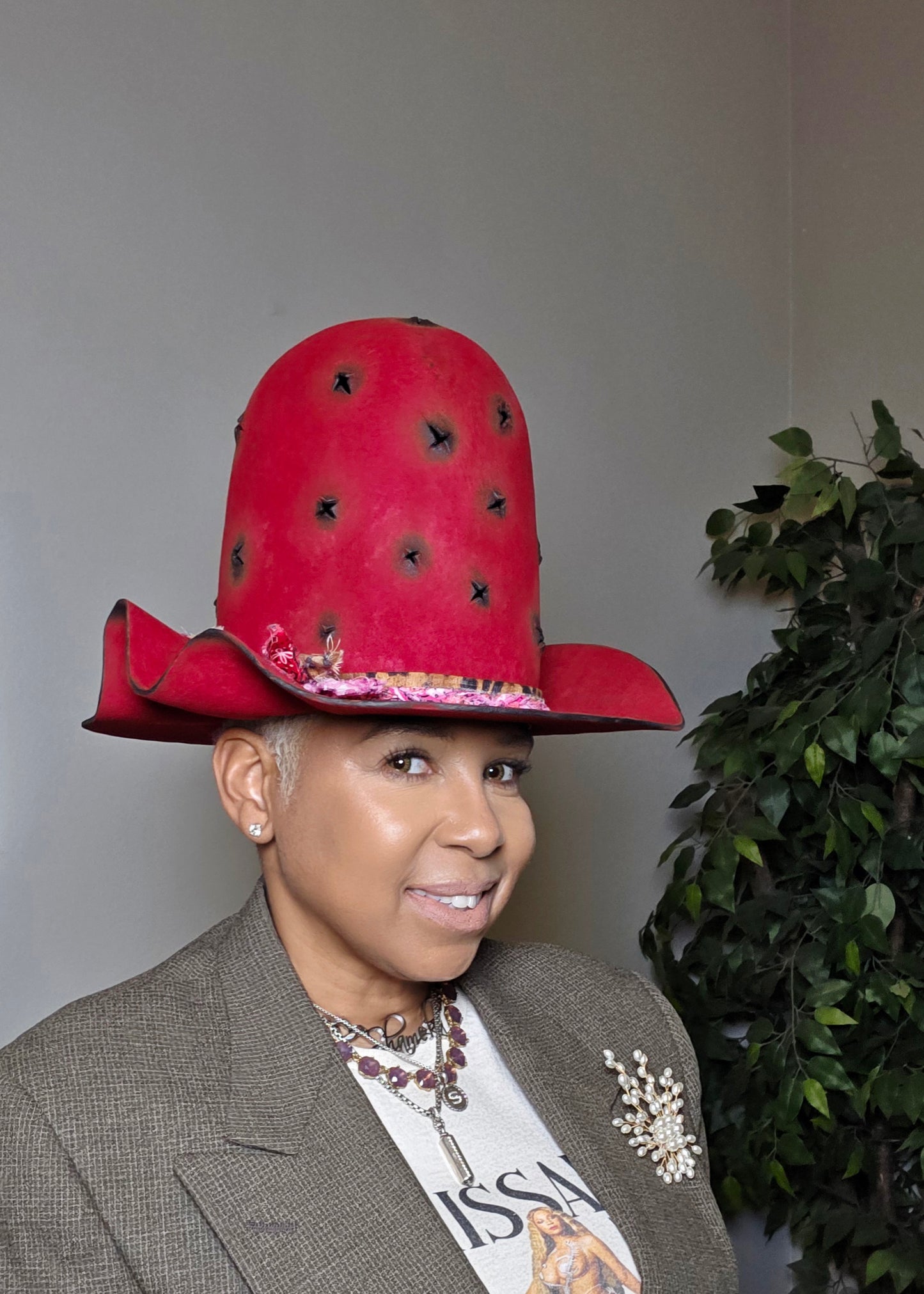 Red top hat